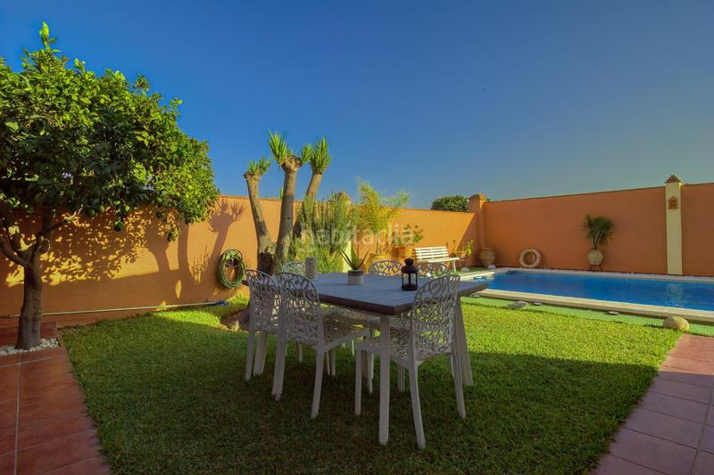 Foto 34c71c84-bd12-41a2-bc5d-6882fc30c8c0. Casa chalet independiente espacio, confort y equilibrio para su familia en Almensilla