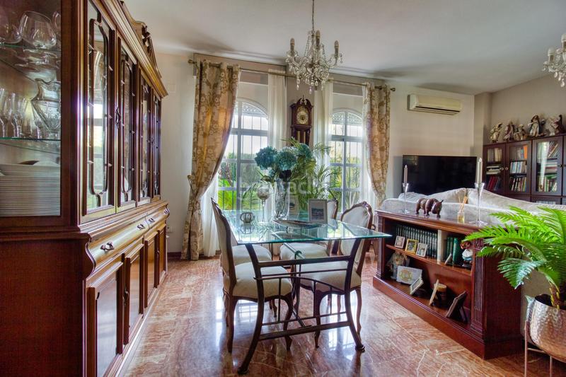 Foto 551e2095-2876-4aca-8cc0-930012f3cf48. Casa chalet independiente espacio, confort y equilibrio para su familia en Almensilla