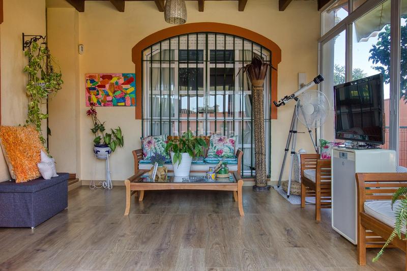 Foto f496c815-52c9-440e-be53-0a07a86aa444. Casa chalet independiente espacio, confort y equilibrio para su familia en Almensilla