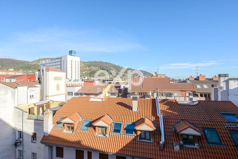 Foto 38ef024f-89e0-4505-a597-0637f4129c48. Appartamento in uria 72 in Salesas - Foncalada - Campoamor Oviedo