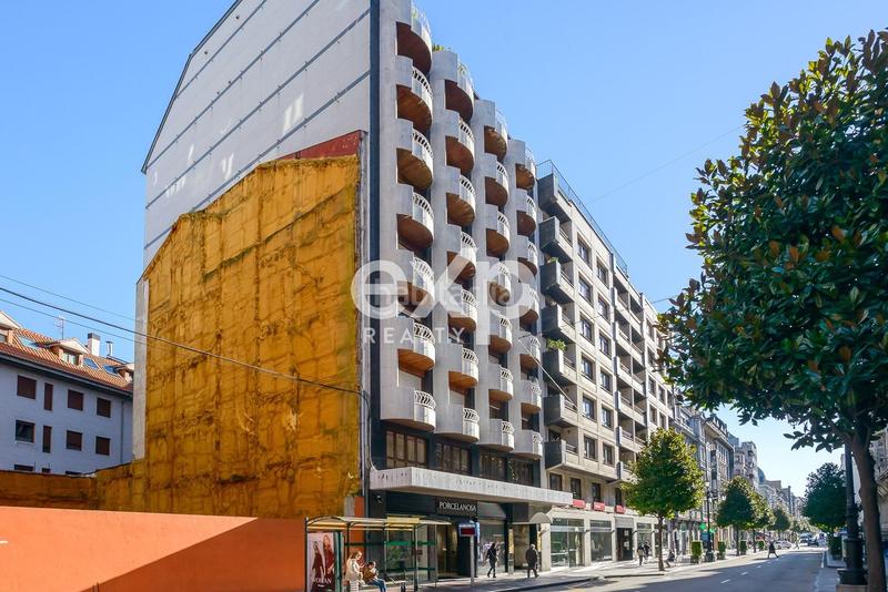 Foto a4565316-806e-4e49-ac88-91fc1c595f19. Appartamento in uria 72 in Salesas - Foncalada - Campoamor Oviedo