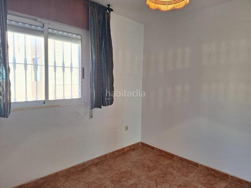 Foto f71cc301-7e50-4b3f-bce0-4fcd26d54941. Casa a schiera con parcheggio in El Alquián Almería