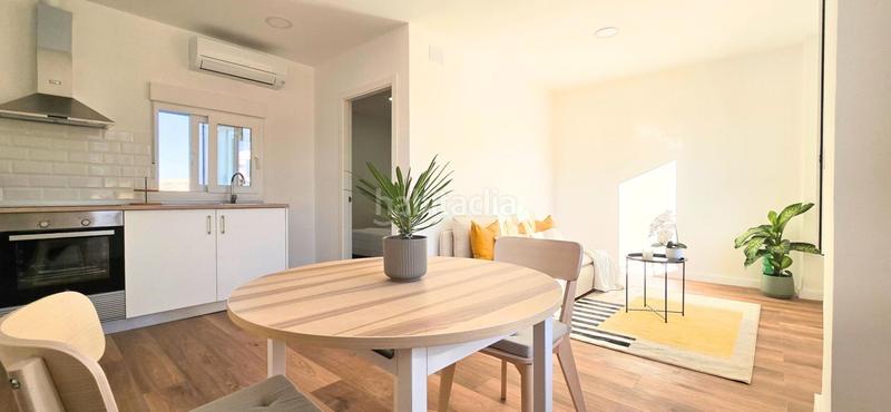 Foto e5daf8b0-2002-4a62-ad54-f4c40d2f89c1. Apartament a calle calle del gramático carlos ros a Valencia