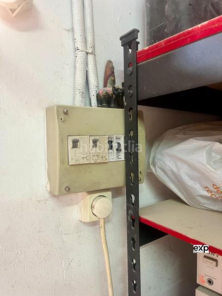 Foto 006818b5-21e0-4d82-9489-b2207f3bb7bc. Local comercial a calle luz casanova 18 a Sant Antoni Valencia