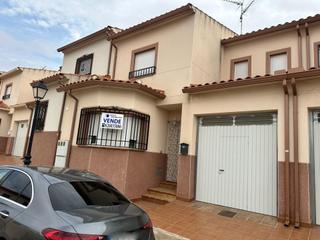 Casa adossada  Calle calle del laurel. Adosado en venta en horcajo de santiago b1838