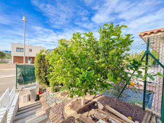 Chalet  Carrer carrer del migjorn, 2. Tu nuevo hogar te espera en hospitalet.