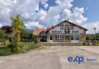 Casa  Autovia salces 51. Hotel con restaurante en reinosa, cantabria