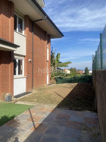 Foto daf2a52e-cd8c-44c0-ada7-dff4e69dd7fb. Chalet  en Revilla Camargo