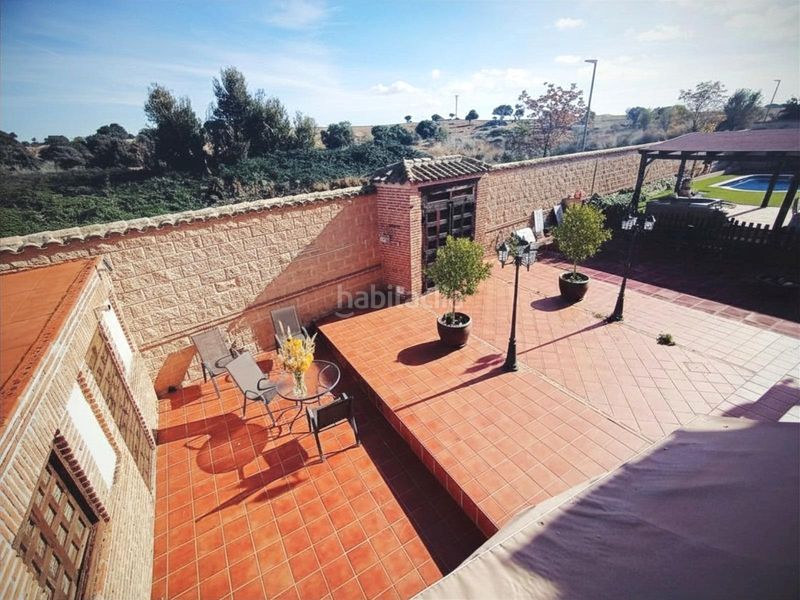 Foto 765f79e9-bf56-4c0e-9e57-b2939fd59540. Chalet  independiente en Nambroca