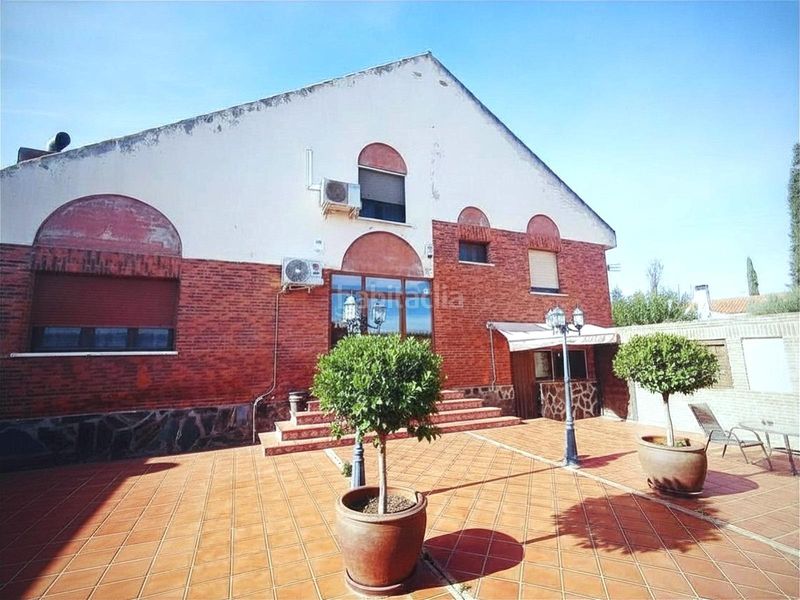 Foto c51ccf43-54ef-47d0-abcf-a4422ad8a5d9. Chalet  independiente en Nambroca