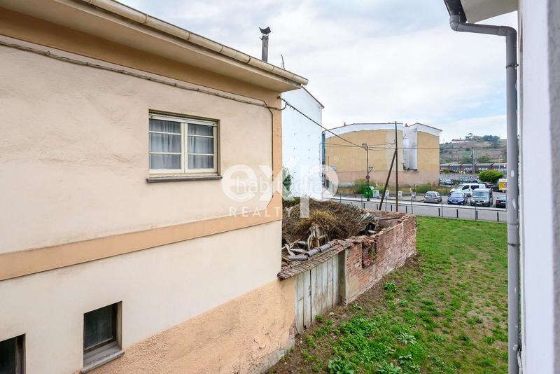 Foto 2564d3f2-bddd-448b-8e3a-02f41d8178da. Chalet dans jose manuel bobes 2a 2 dans Llanera