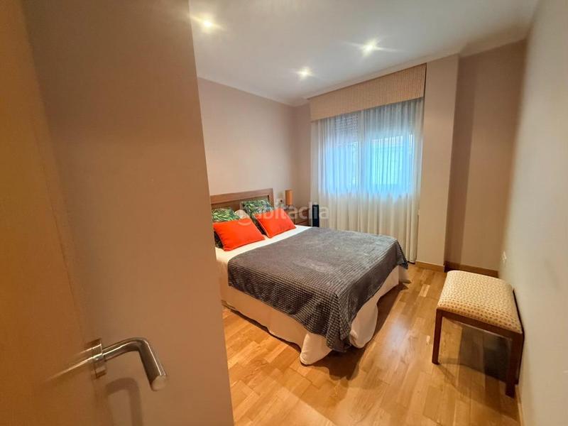 Foto 943f5d30-adf6-44d8-9568-a35bf33475a4. Pis amb calefacció aparcament piscina a Noalla Sanxenxo