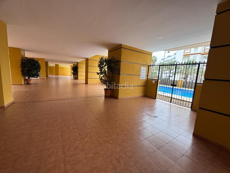 Foto 2f4bc2ba-629b-4fe2-8953-3ce4b45929dd. Appartement avec parking piscine dans puerto de Estepona Estepona