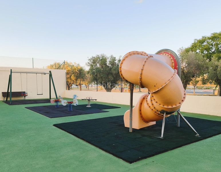 Foto 4b80faa2-7910-40cd-9036-1f0511bae7d5. Pis amb aparcament piscina a Playa Muchavista Campello (el)