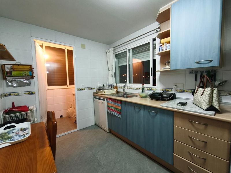 Foto 6bcbb3ef-3be8-42b9-937d-fcbddcdaf5f2. Pis amb aparcament piscina a Playa Muchavista Campello (el)