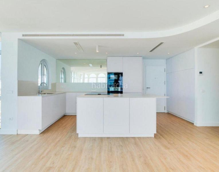 Foto ab6759d9-8491-4000-b635-ee58276aec6d. Pis amb aparcament a Centro Estepona