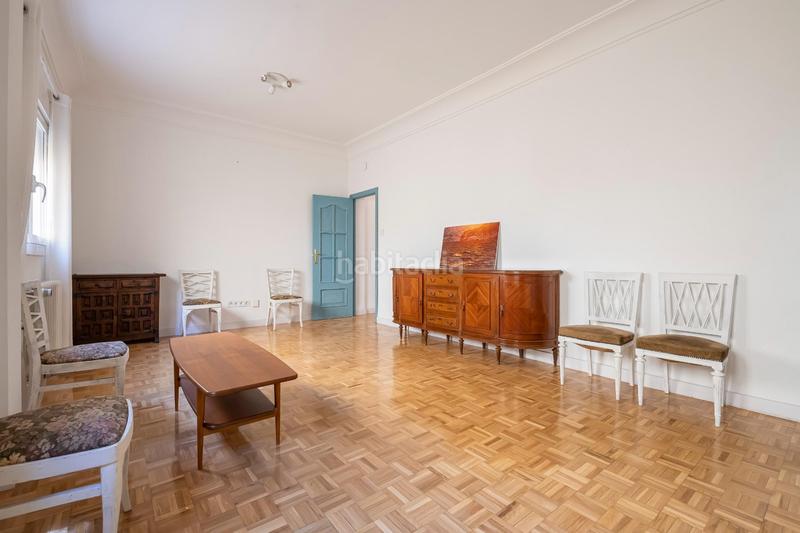 Foto 335ca6b6-aa7a-4ec7-8144-c3b26eb4fd2d. Rent flat with heating in Cortes-Huertas Madrid