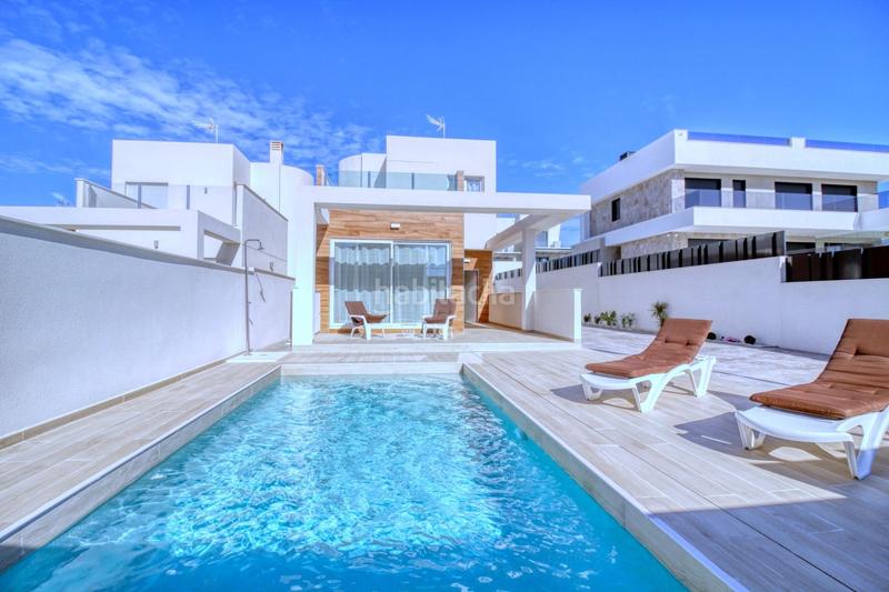 Foto f01f0dab-a901-4340-9dec-f94f9983bb7c. Chalet mit pool in Aguas Nuevas Torrevieja