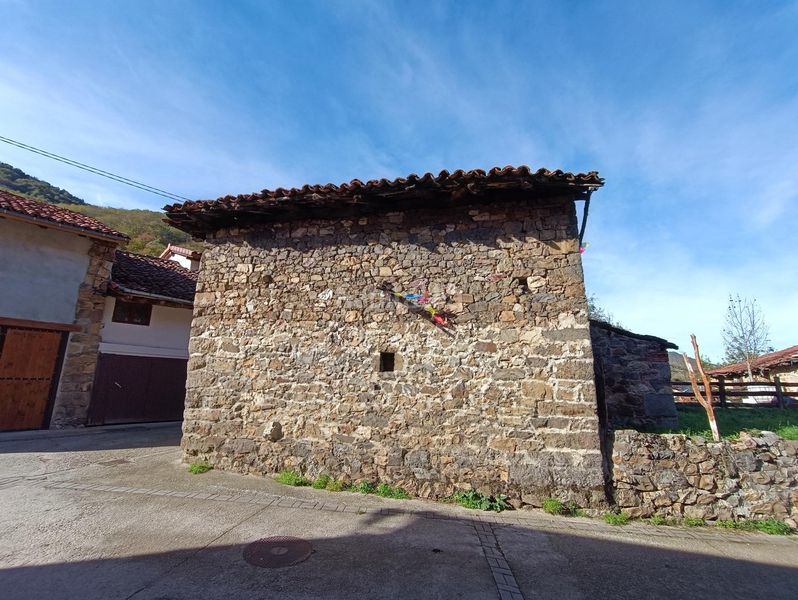 Foto d7bbb98f-18ca-4e15-93e0-1b85b7b84508. Masia a Caso