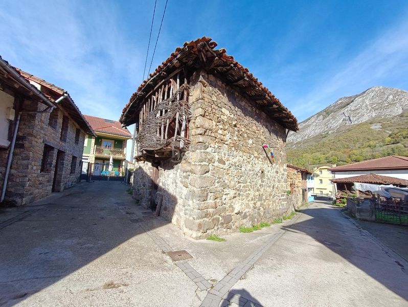 Foto f84c0a3b-a6b8-4ffd-bfc7-a0188c2100da. Masia a Caso