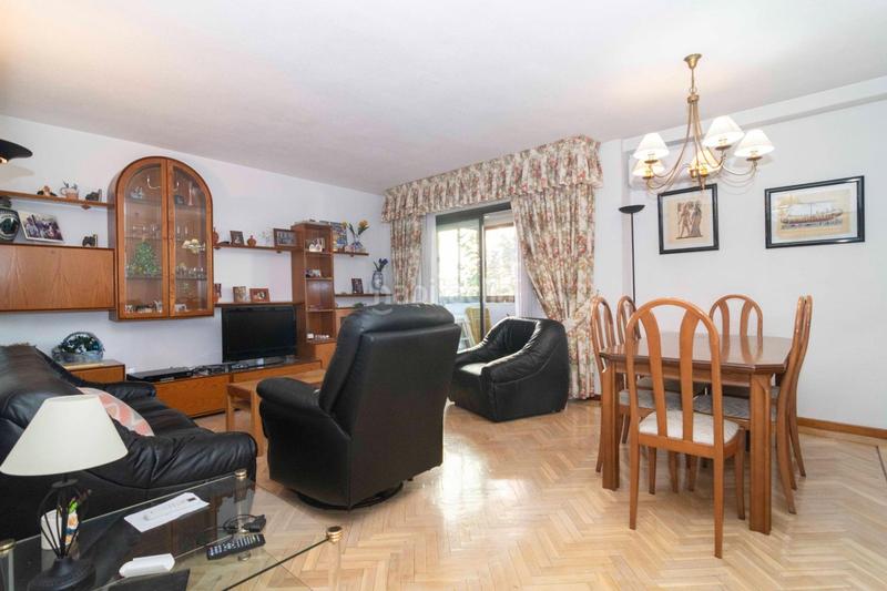 Foto e02e758d-e169-4b84-8423-e10bb4136ab9. Pis amb calefacció aparcament a Imperial Madrid