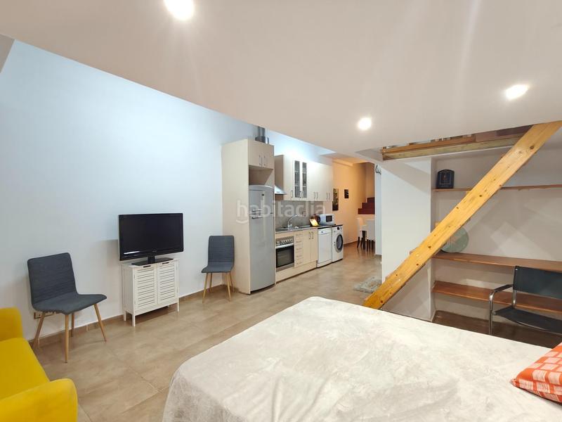 Foto e0c68ac9-32eb-4edd-91d0-fff5c2cd6c23. Local comercial  seminuevo en les corts, en Barcelona