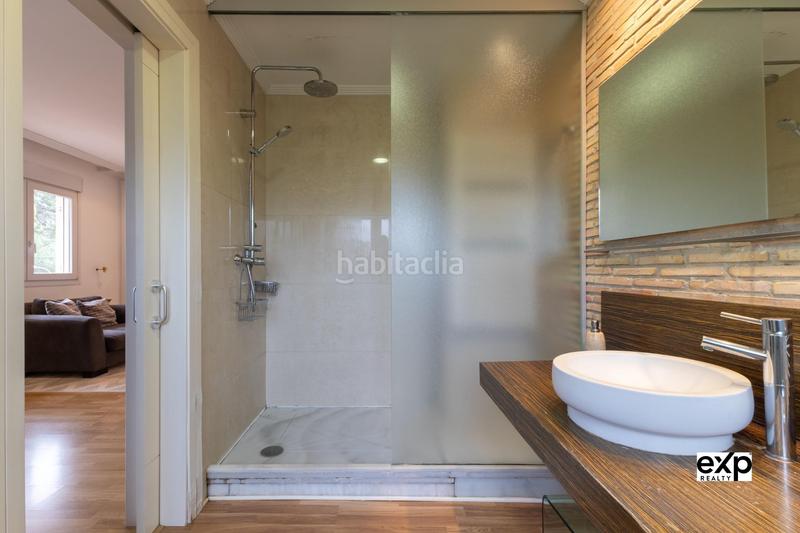 Foto 56880b3d-8af8-40e5-88c1-f2ce2c962d2e. Affitto chalet con riscaldamento parcheggio piscina in Paterna