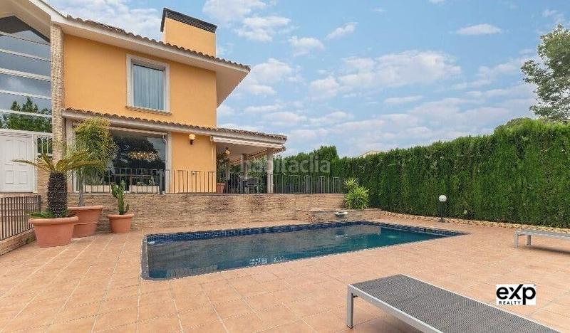 Foto b112d3f0-cf92-4e96-9c18-0af1903b7344. Affitto chalet con riscaldamento parcheggio piscina in Paterna