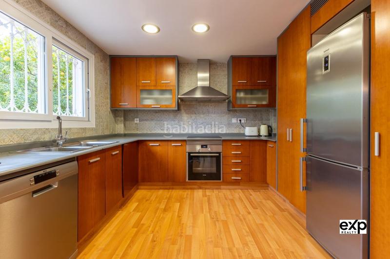 Foto 3669bf8a-e4a1-4caa-abc1-b6ec633efcb2. Alquiler chalet  amueblado de 4 habitaciones en alquiler en La Cañada en Paterna