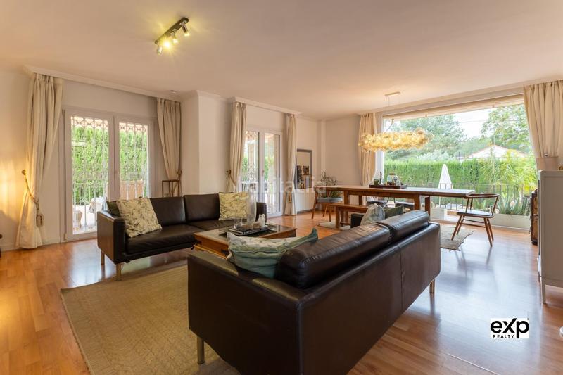 Foto d035805d-538d-4377-ae5a-2a19b0b714aa. Alquiler chalet  amueblado de 4 habitaciones en alquiler en La Cañada en Paterna