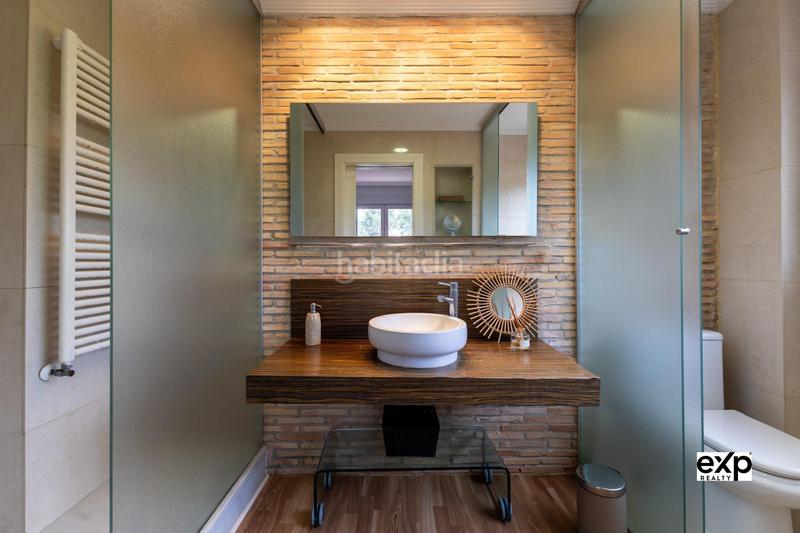 Foto f8cf9dc2-f633-433c-ac69-78c53dd5c947. Lloguer xalet amb calefacció aparcament piscina a Paterna