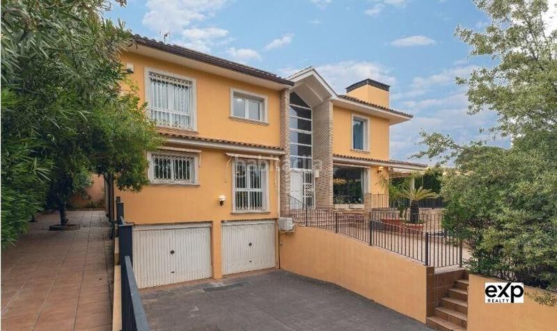 Foto 4fb88a78-d118-4ff5-845e-cdc340dda71c. Rent chalet with heating parking pool in La Cañada Paterna