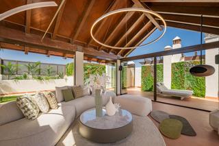 Attique  Calle uen.c5 rio velerin. Atico de lujo en primera línea de playa  elegancia contemporánea