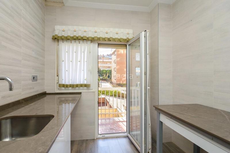 Foto 48d84fe6-7977-4a17-9b5c-76d701d9521b. Pis a policarpo herrero 1 a Buenavista Oviedo