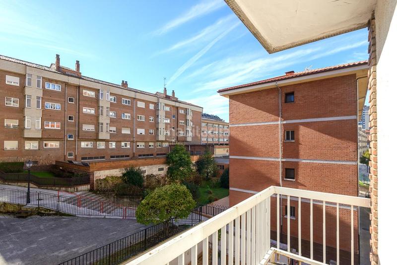 Foto c8fee91b-1ae2-4976-b474-e1e4698b1104. Pis a policarpo herrero 1 a Buenavista Oviedo