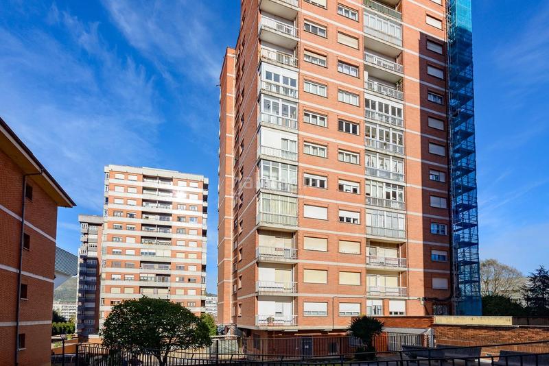 Foto e0f3e654-67a8-4e42-8399-41c491b4a494. Pis a policarpo herrero 1 a Buenavista Oviedo