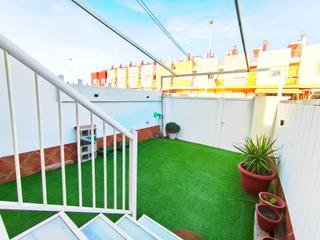 Casa pareada  Calle de valle de arán. Vivienda con sotano y solarium en cerca de las salinas!
