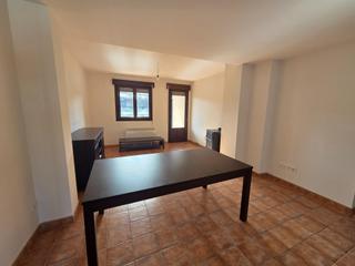 Appartement  Carretera cr a albarracin. Piso de 98 m2 renovado con terraza y vistas a la montaña en orih