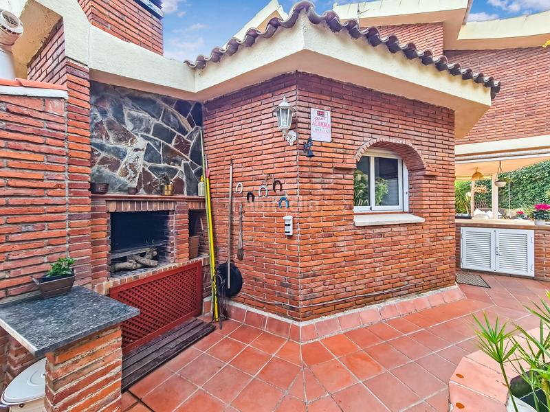 Foto 2eab9a33-13d5-4e68-830a-739ce466fda8. Casa con riscaldamento parcheggio piscina in Alella