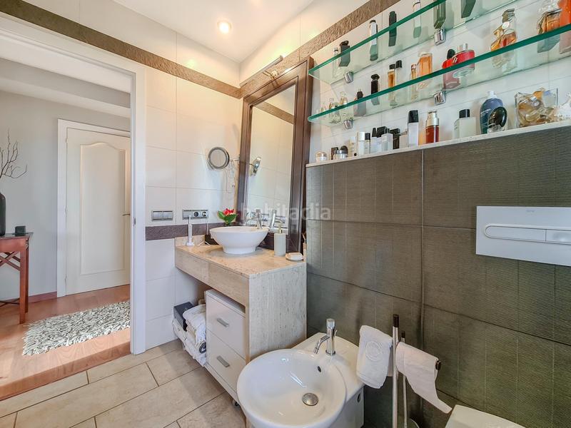 Foto 4cad924c-4a5f-4717-bd47-a9f6e375b2da. Casa con riscaldamento parcheggio piscina in Alella