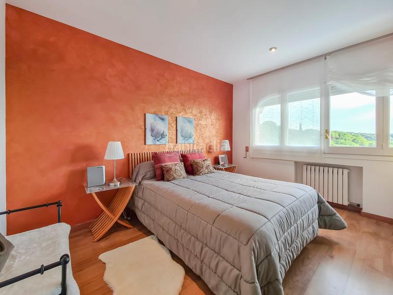 Foto 5c3611f4-74e3-4630-80a5-2cbef9c10ff3. Casa con riscaldamento parcheggio piscina in Alella