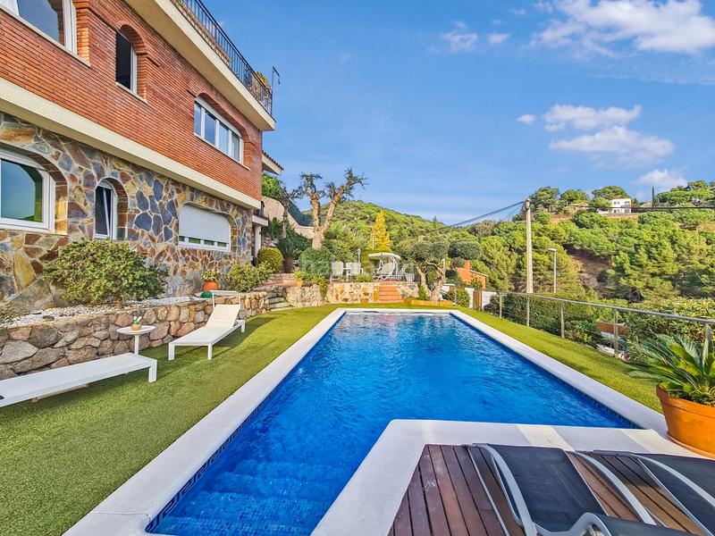 Foto 78a1f2a2-c848-4821-a17d-df1dfcb4bc6f. Casa con riscaldamento parcheggio piscina in Alella