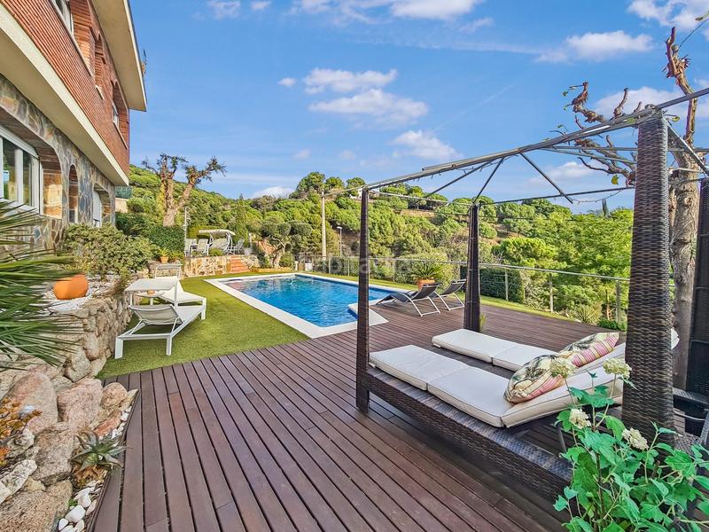 Foto 922884cc-f9c3-4ec4-9fe7-65a75b9ddf92. Casa con riscaldamento parcheggio piscina in Alella