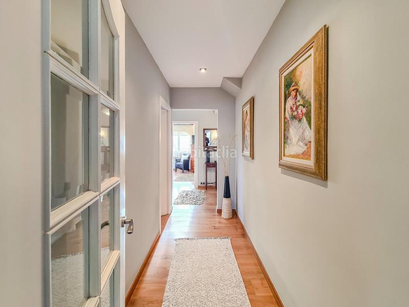 Foto ad2d1a7e-fa5f-40ed-af28-3675e2c908df. Casa con riscaldamento parcheggio piscina in Alella