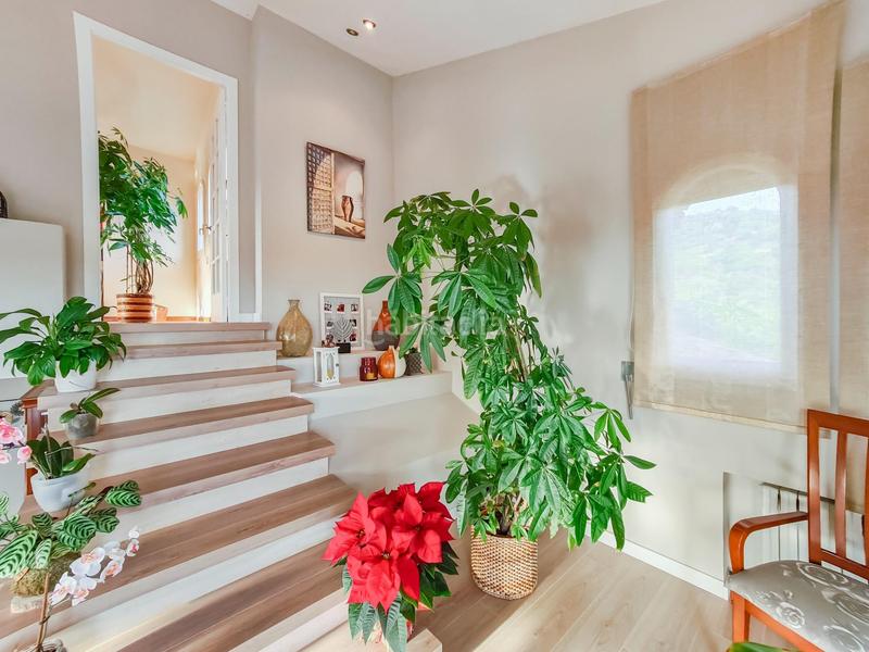 Foto bd8e6ead-85fd-4b66-b9b8-b575f814ca36. Casa con riscaldamento parcheggio piscina in Alella