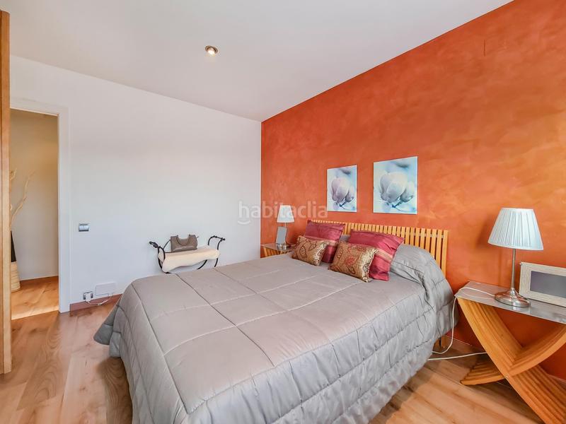 Foto cf9b60b4-5c3b-46b9-b6d1-5b1d663feafa. Casa con riscaldamento parcheggio piscina in Alella