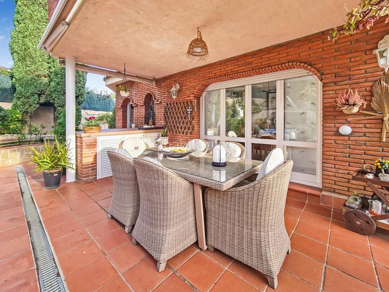 Foto ed03ba56-f3c4-43f1-8e9d-97d9f980a4ba. Casa con riscaldamento parcheggio piscina in Alella