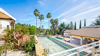 Casa  Calle rossinyols. Exclusiva finca en entorno natural privilegiado