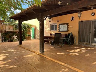 Chalet in Algorós - El Derramador. Dos casas con parcela en elche