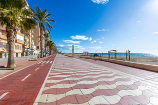 Piso  Calle joaquin vazquez. Piso a un paso del mar en playa san miguel zapillo  almería